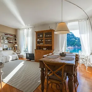  Apartment Above The Sea - Exclusive Seafront Italy