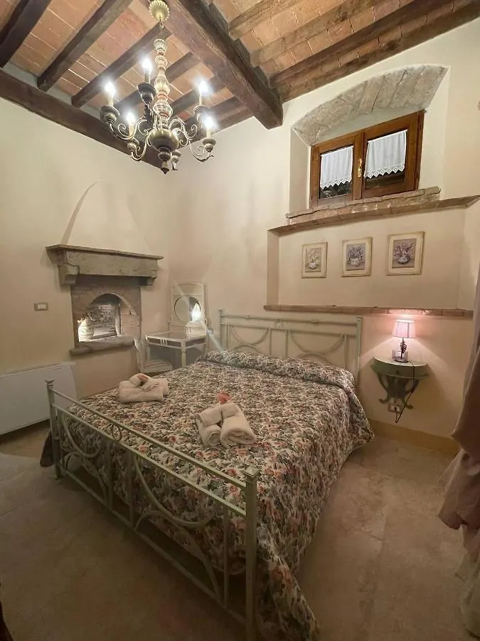 Antica Casa Del Glicine Apartment Poggibonsi